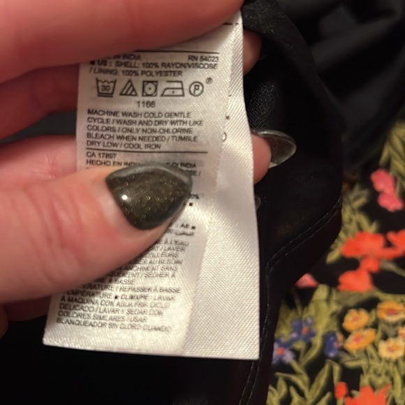 💐🎶 90’s vibes flower dress - Picture 6 of 7